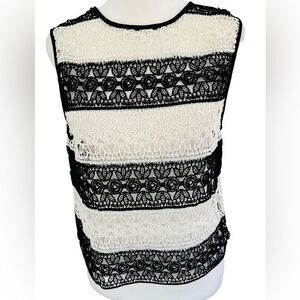 ZARA Woman black & ivory crochet sleeveless top size M.